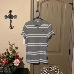 Men’s Hollister Grey V-Neck Shirt